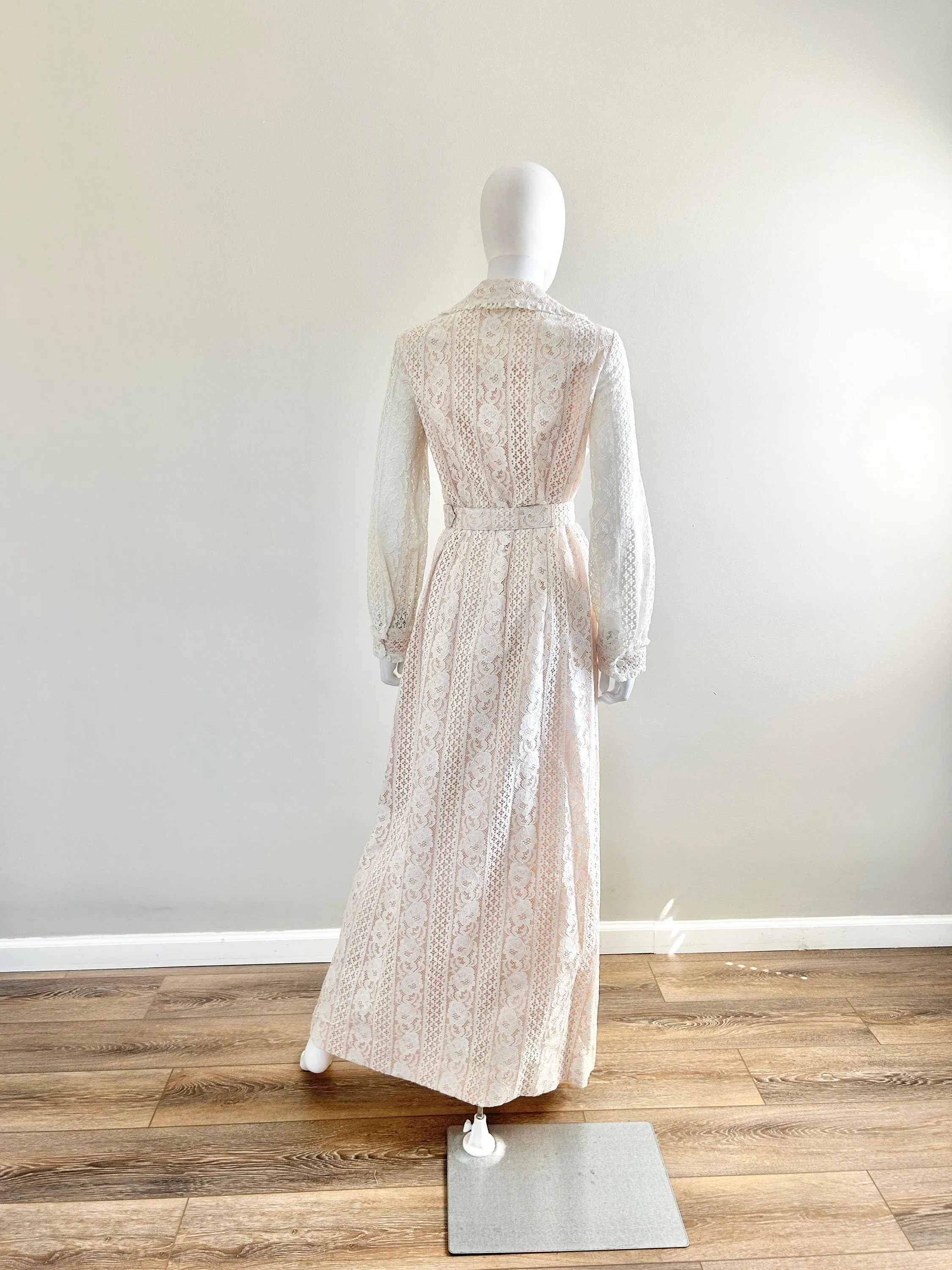 Vintage 1970s White Lace Maxi Dress /70s Retro Party Dress / Size S