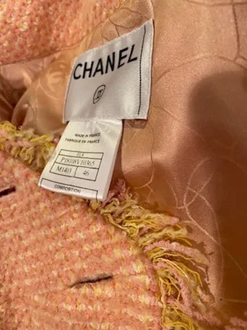 Vintage Chanel 01A, 2001 Fall tweed pink with light yellow Jacket FR 44/46